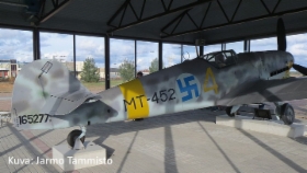 Messerschmitt_Bf109G-6_MT-452_Jarmo_Tammisto.jpg&width=280&height=500