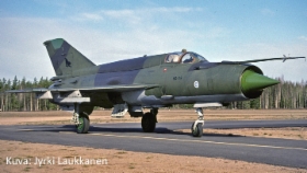 MiG-21BIS_MG-116_Jyrki_Laukkanen.jpg&width=280&height=500