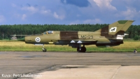 MiG-21BIS_MG-125_Petri_Tuominen.jpg&width=280&height=500