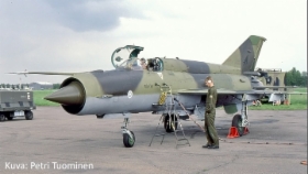 MiG-21BIS_MG-134_Petri_Tuominen.jpg&width=280&height=500