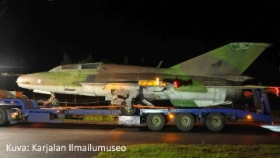MiG-21UM_MK-106_Karjalan_Ilmailumuseo.jpg&width=280&height=500