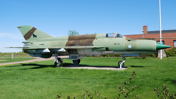 MiG-21BIS_MG-131_Jukka_Hoffren.jpg