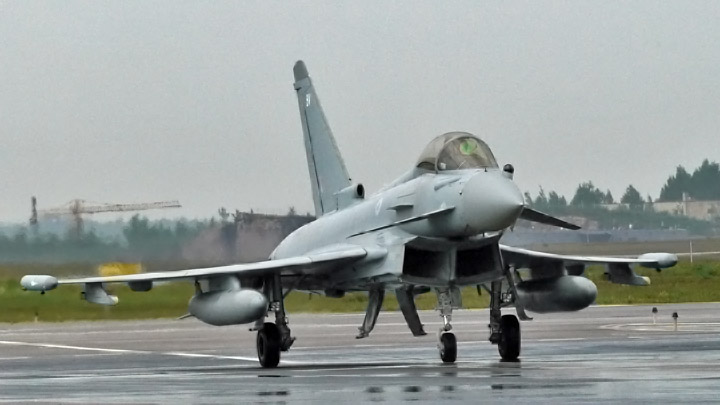 Eurofighter_Typhoon_1b_720x405.jpg